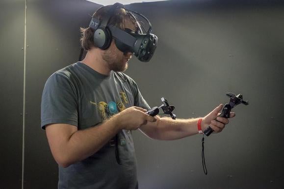 http://core0.staticworld.net/images/article/2015/08/htc-vive-100610795-large.jpg