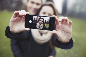 thinkstockphotos couple selfie iphone