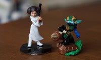 comparison figurines