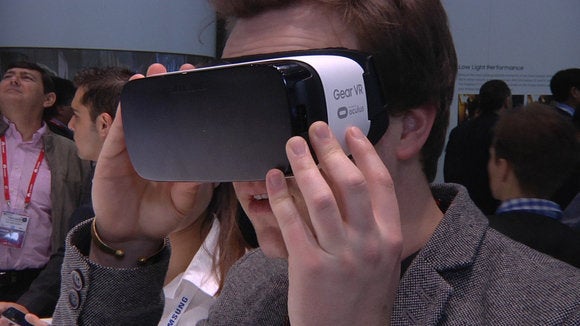 Man trying Samsung's Gear VR at MWC.