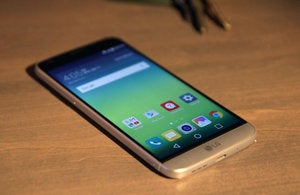 lg g5 beauty on table 3