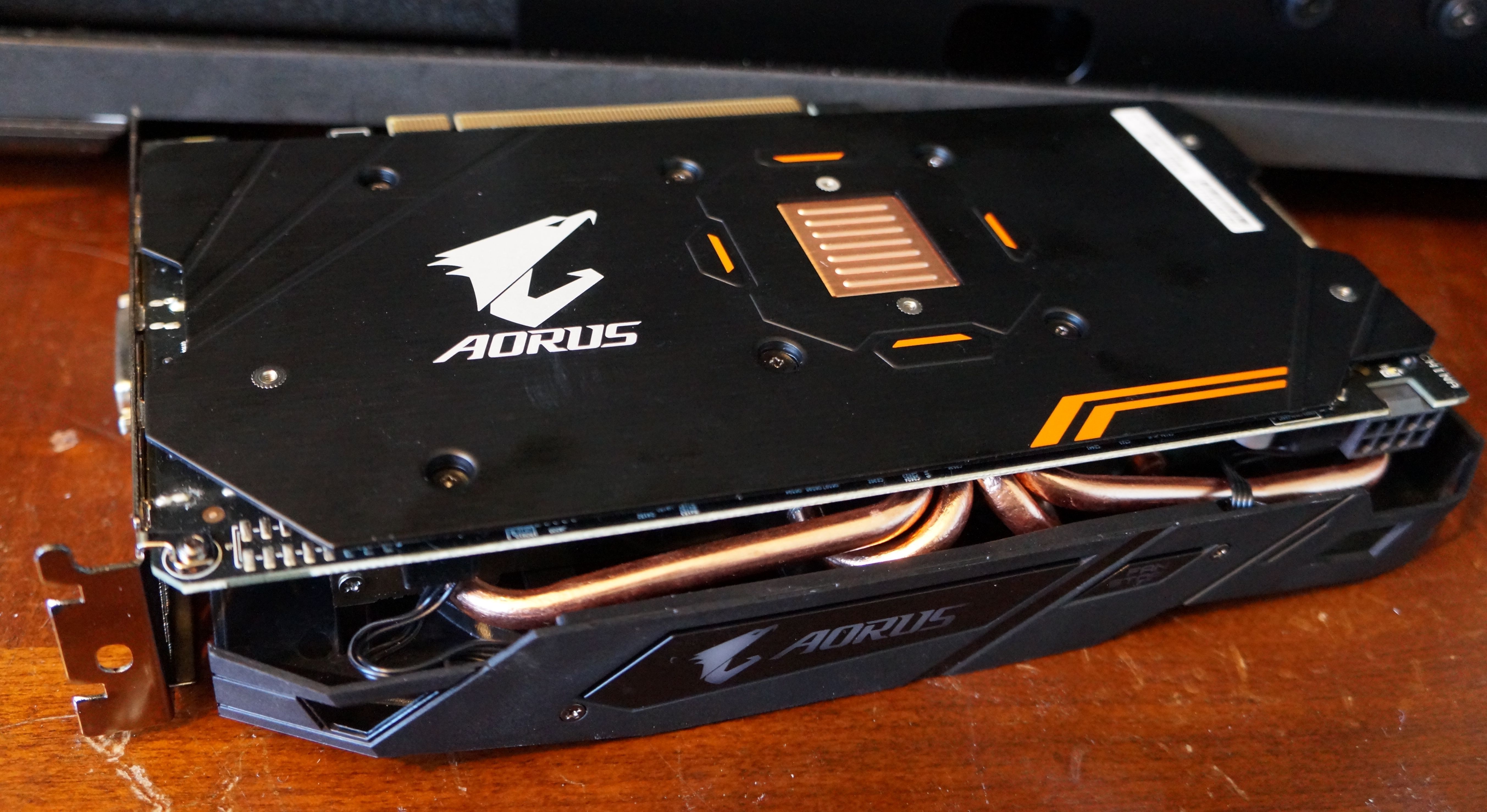 Видеокарта rx 8. Gigabyte RX 570 4gb AORUS. RX 580 4gb AORUS. Gigabyte rx580 4gb AORUS. Gigabyte RX 580 4gb.